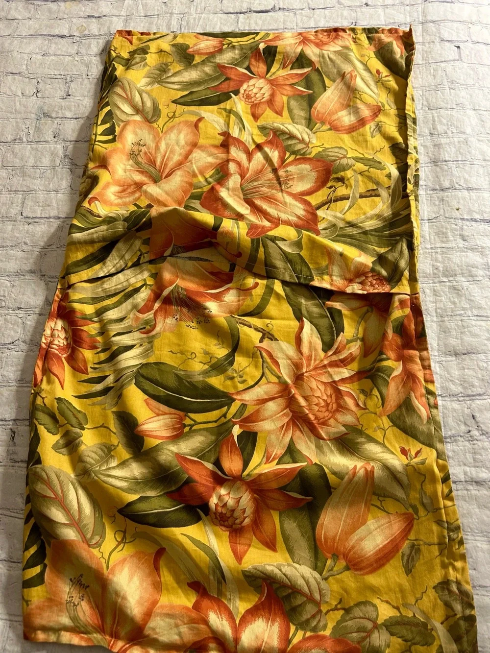 TOMMY BAHAMA HOME TROPICAL LILY KING SIZE ISLAND-INSPIRED VINTAGE PILLOW SHAMS